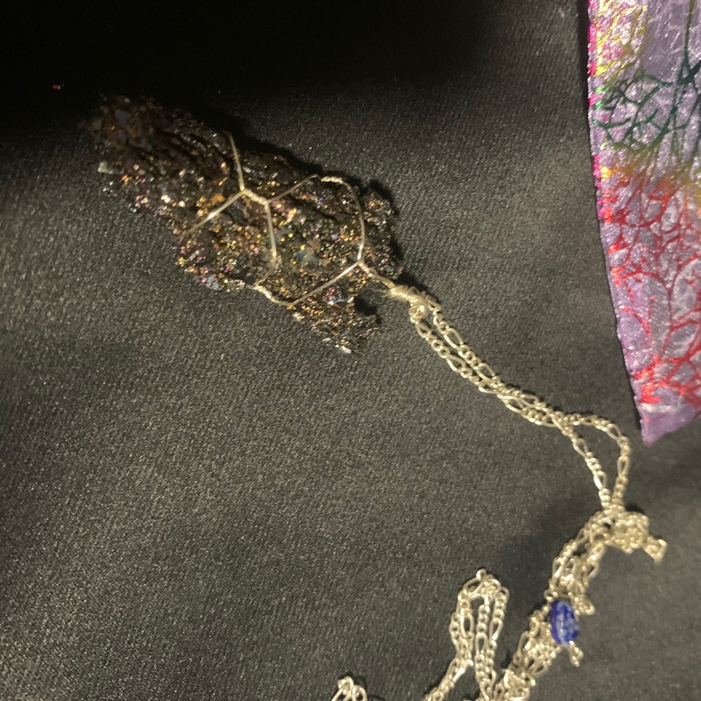 2/$60🍀 NIP Rainbow Aura Quartz Stone Necklace